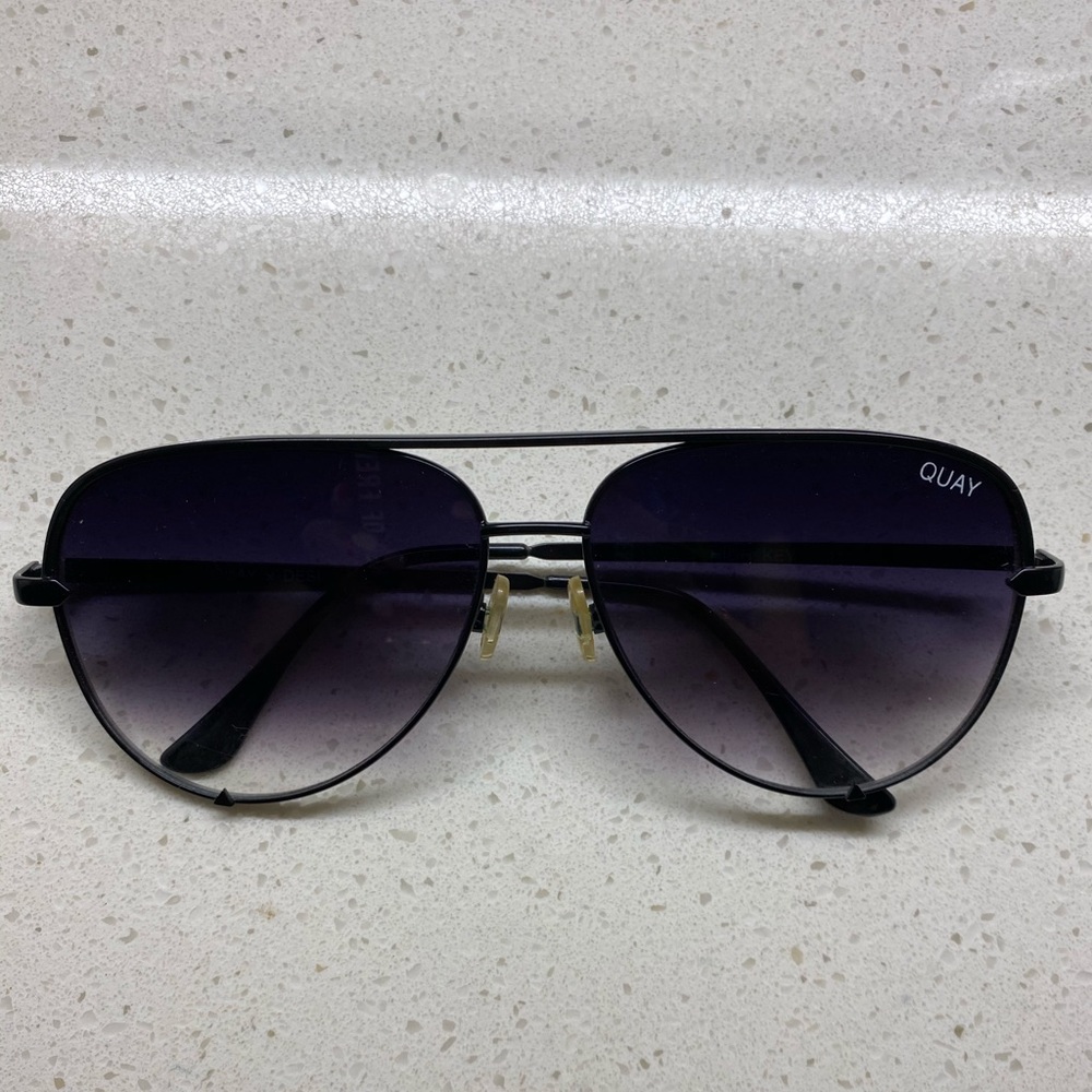 Quay Australia- POPULAR High Key Black w/fade lens